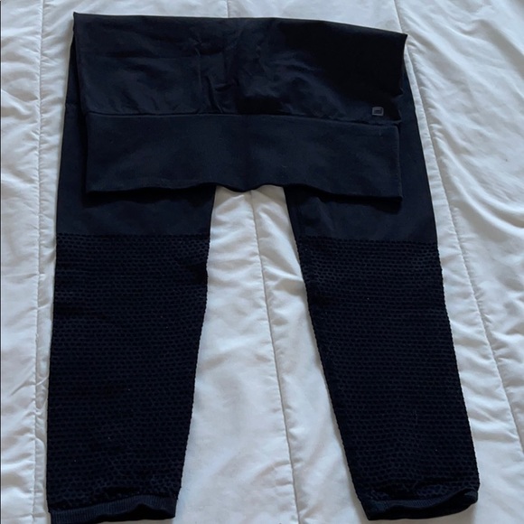 Fabletics Cropped Legging with Mesh Calf - Picture 3 of 6